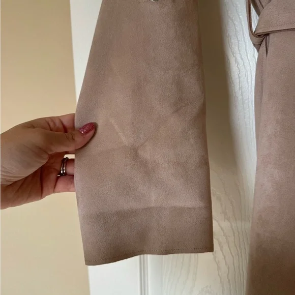 Forever 21 Beige Lightweight Suede Trench Coat - Picture 4 of 5